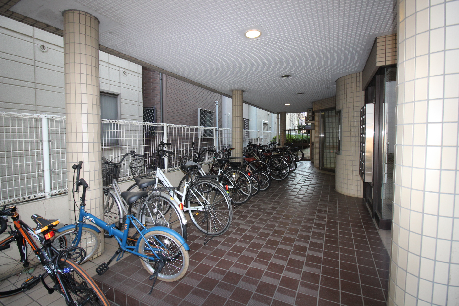 ストーク新丸子弐番館 自転車.jpg